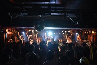 「PiiiiiiiN 3カ月連続出張定期公演 ～Road to Zepp DiverCity～」大阪公演の様子。