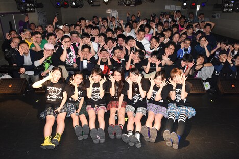 大阪第1部の記念撮影の様子。