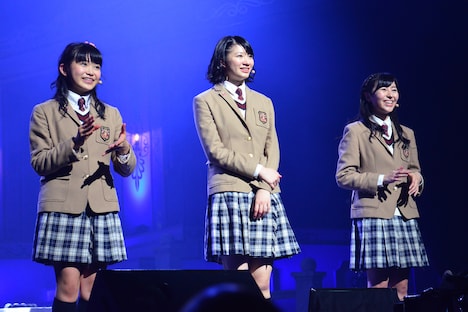 左から大賀咲希、磯野莉音、白井沙樹。
