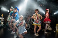 バンドじゃないもん！（撮影：稲垣謙一）
