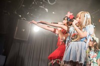 恋汐りんご（奥）と七星ぐみ（手前）。（撮影：稲垣謙一）