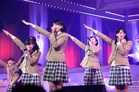 「The Road to Graduation 2015 Final ～さくら学院 2015年度 卒業～」の様子。
