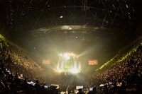 [Alexandros]のライブの様子。