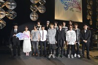 左よりあしざわ教頭、橋本奈々未（乃木坂46）、UNISON SQUARE GARDEN、[Alexandros]、BLUE ENCOUNT、とーやま校長。