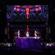 「純愛のクレッシェンド」披露時の様子。