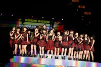 「夕陽を見ているか？」披露時の様子。