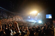 BLUE ENCOUNTのライブの様子。