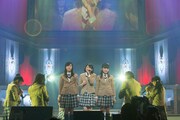 「The Road to Graduation 2015 Final ～さくら学院 2015年度 卒業～」の様子。（写真提供：アミューズ）