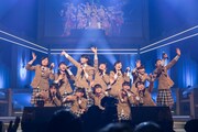 「The Road to Graduation 2015 Final ～さくら学院 2015年度 卒業～」の様子。（写真提供：アミューズ）