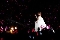 「桜の花びらたち」披露時の様子。