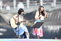 「第1回AKB48グループ東西対抗歌合戦」の様子。