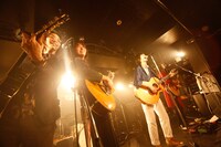 黒猫チェルシー「2016全国7都市『グッバイ』リリースツアー」東京・新代田FEVER公演の様子。（撮影：平野タカシ）