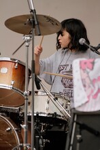 Aika（Dr, Cho）（撮影：入日伸介）