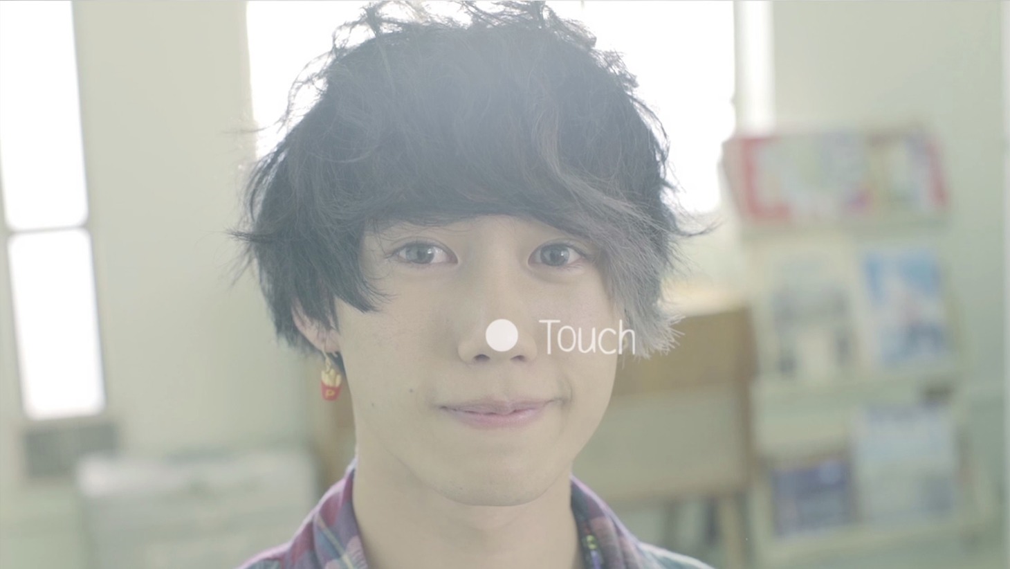 XOX「Ex SUMMER」MVのワンシーン。
