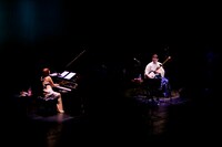 左から矢野顕子、上妻宏光。（撮影：五十嵐一晴）