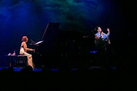 左から矢野顕子、石川さゆり。（撮影：五十嵐一晴）