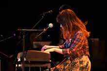 牧野由依「Yui Makino 30 Selection」の様子。