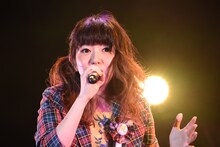 牧野由依「Yui Makino 30 Selection」の様子。