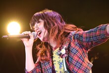 牧野由依「Yui Makino 30 Selection」の様子。