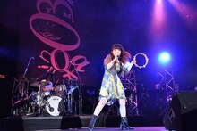 牧野由依「Yui Makino 30 Selection」の様子。