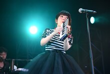 牧野由依「Yui Makino 30 Selection」の様子。