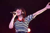 牧野由依「Yui Makino 30 Selection」の様子。