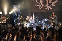 牧野由依「Yui Makino 30 Selection」の様子。