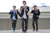 左から塩崎太智、佐野勇斗、板垣瑞生。