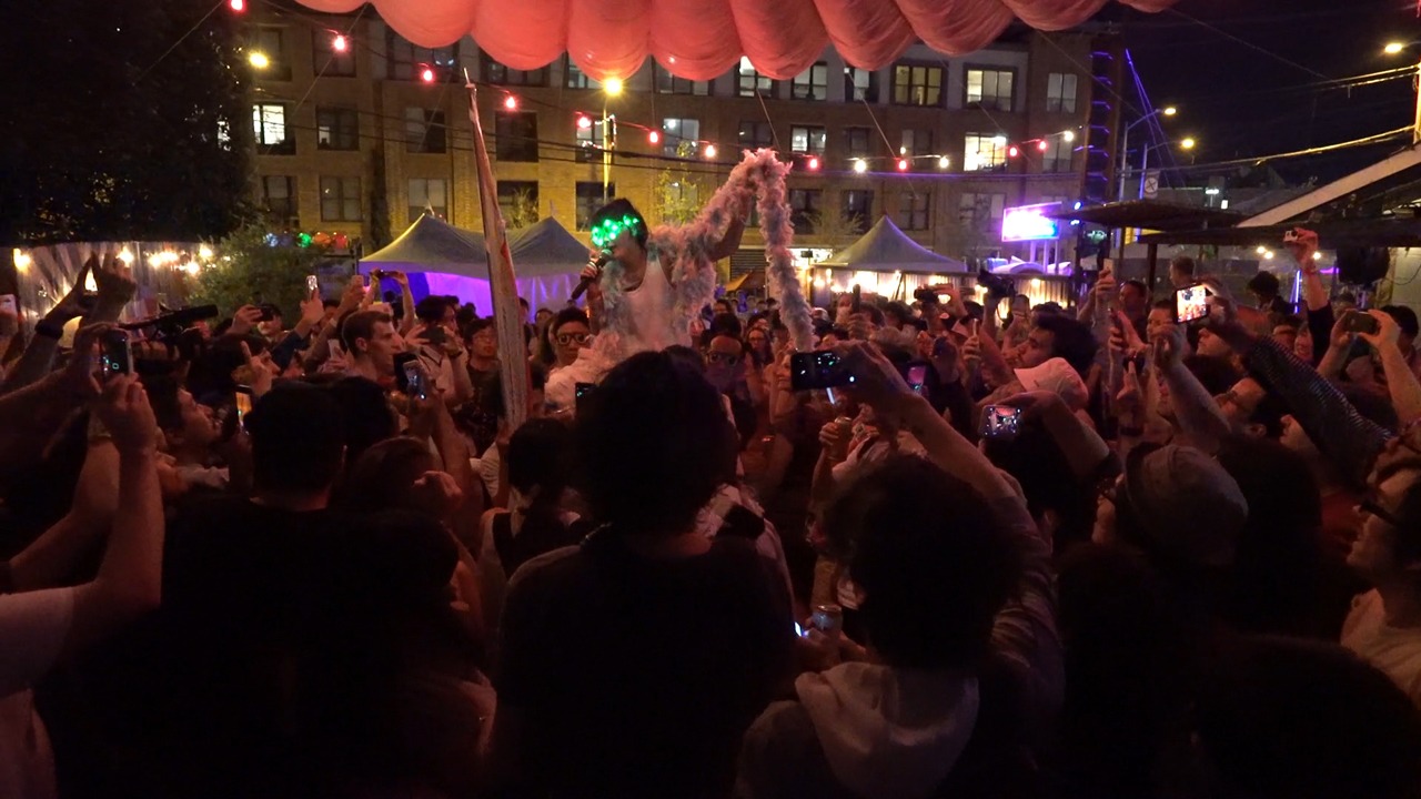 「水曜日のカンパネラ 『SXSW2016』 Live編」のワンシーン。