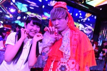 左から比嘉奈菜子（アイドルネッサンス）、ミキティ―本物（二丁ハロ）