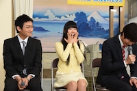 前日の撮影に遅刻したことを謝罪する戸次重幸。