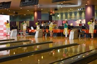 ボウリングチャレンジの様子。