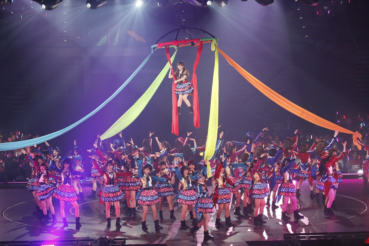 「HKT48 春のライブツアー ～サシコ・ド・ソレイユ2016～」ファイナル公演の様子。(c)AKS