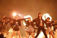 「HKT48 春のライブツアー ～サシコ・ド・ソレイユ2016～」ファイナル公演の様子。(c)AKS