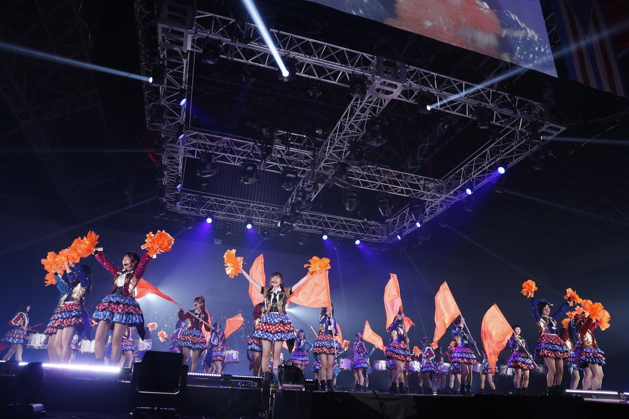 「HKT48 春のライブツアー ～サシコ・ド・ソレイユ2016～」ファイナル公演の様子。(c)AKS