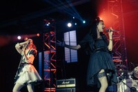 アメリカ・ワシントンで開催された「Sakura-Con」出演時のBAND-MAID。（写真提供：日本クラウン）
