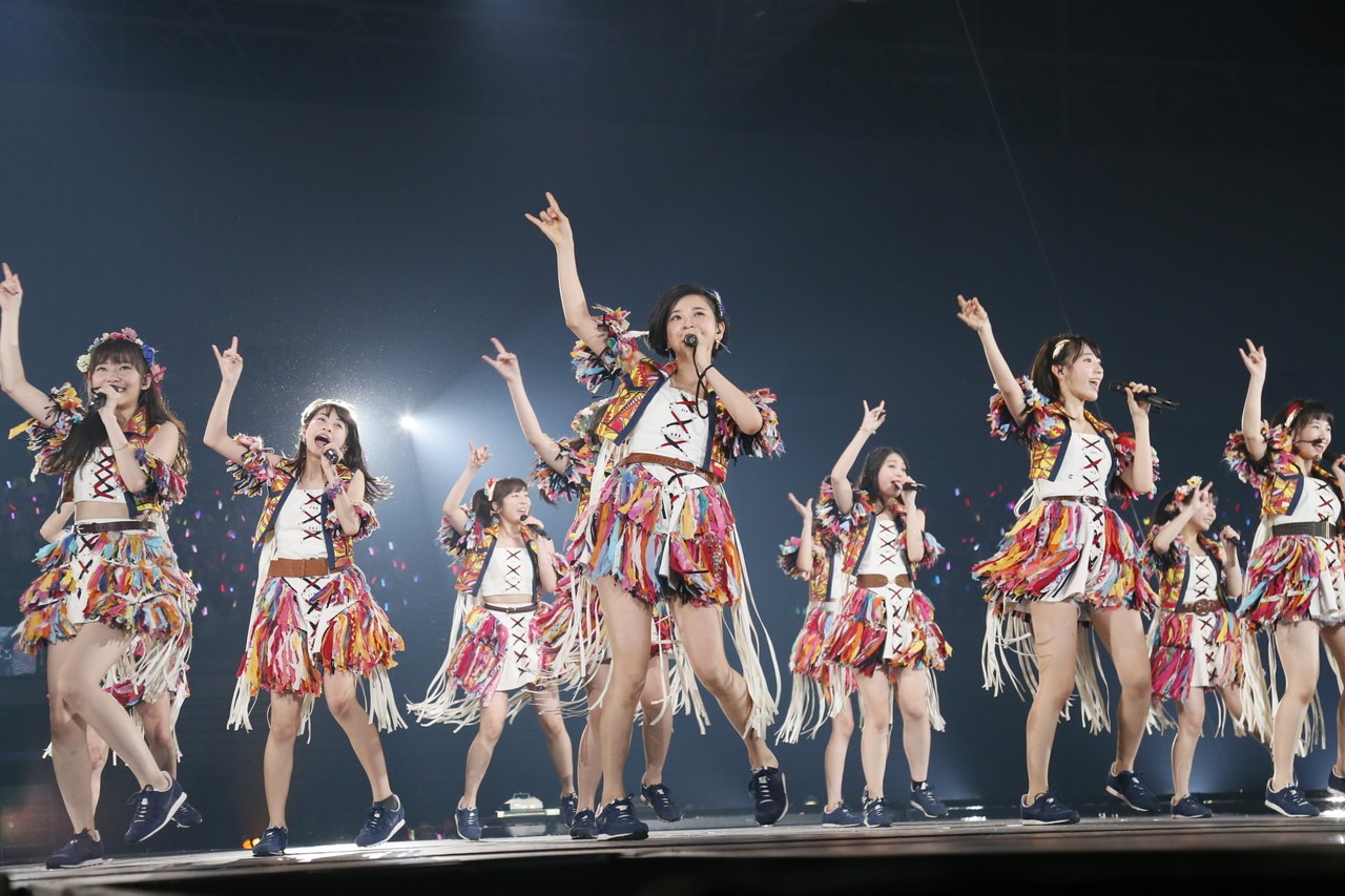 「HKT48 春のライブツアー ～サシコ・ド・ソレイユ2016～」ファイナル公演の様子。(c)AKS