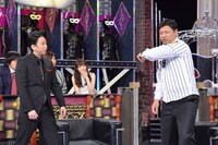 左から有吉弘行、藪恵壹。 (c)日本テレビ