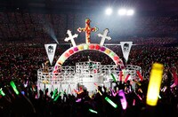 ももいろクローバーZのライブの様子。（Photo by HAJIME KAMIIISAKA+Z）