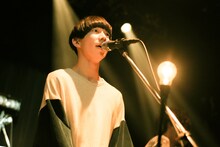 高橋海（Vo, Key）（Photo by Misuzu Tamori）