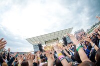 「YON FES 2016」初日公演の様子。（撮影：ヤオタケシ）