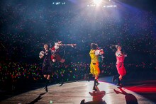 ももいろクローバーZのライブの様子。 （Photo by HAJIME KAMIIISAKA+Z）
