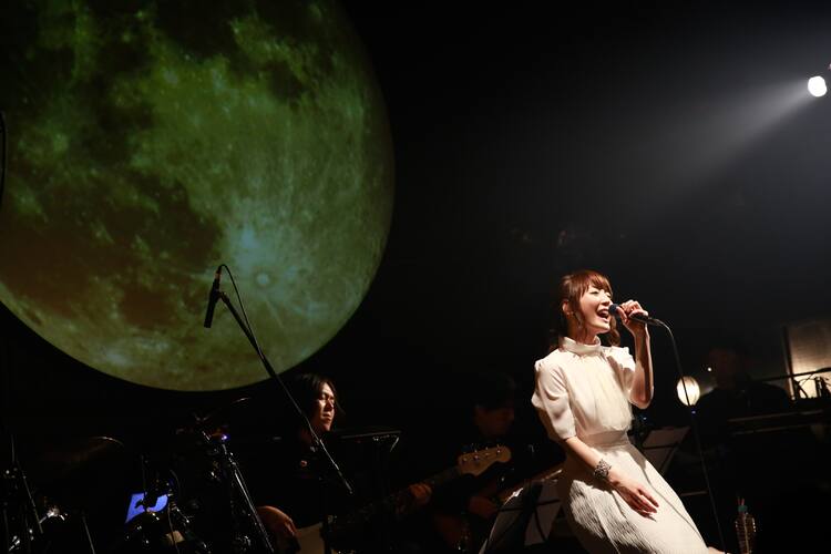 花澤香菜 空気公団 月見ル君想フで一夜限りのジョイント公演 音楽ナタリー
