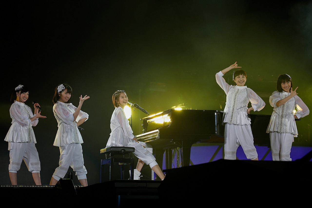 ももいろクローバーZ(Photo by HAJIME KAMIIISAKA+Z）