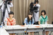 左から、古川未鈴、藤咲彩音、夢眠ねむ。