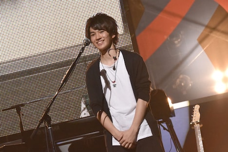 スラッシャーからの祝福を受けるMASAKI。