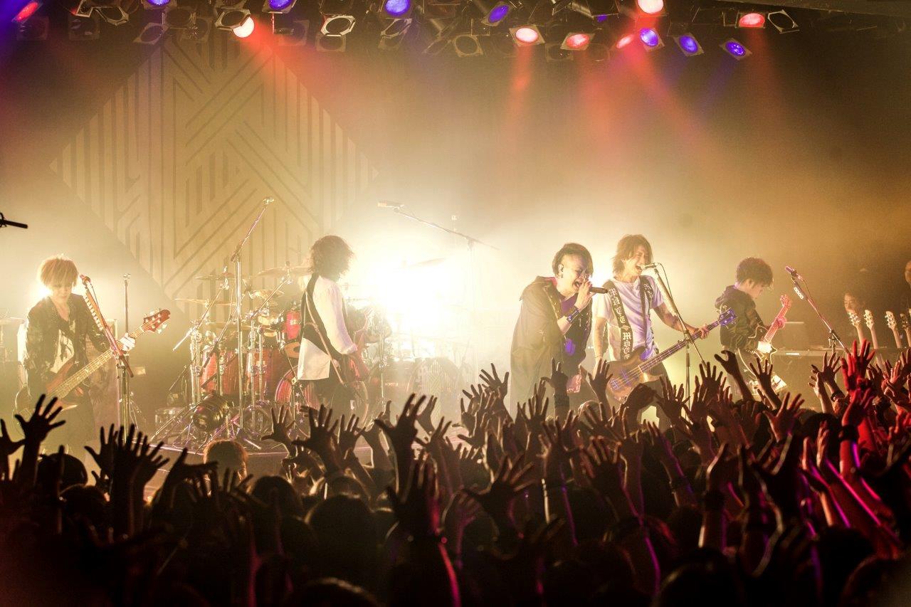 MUCC、AKi、Kenによるセッションの様子。