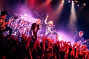 「MAVERICK DC presents DOUBLE HEADLINE TOUR 2016『M.A.D』」3月31日の東京・LIQUIDROOM公演の様子。