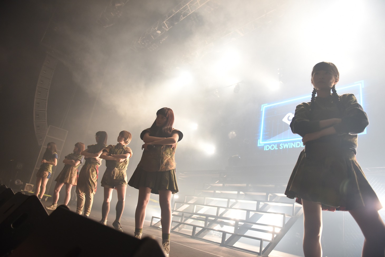 「IDOL SWiNDLE TOUR FINAL」の様子。