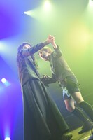 「IDOL SWiNDLE TOUR FINAL」の様子。